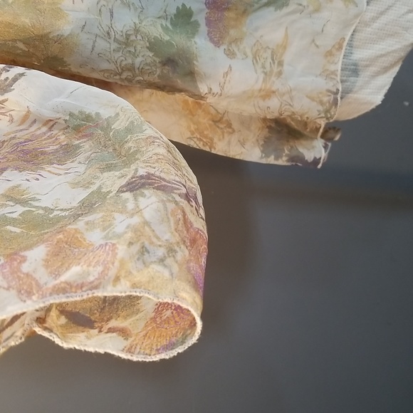 100% Silk size large flowing top, blouse, muted floral sheer sequins - Picture 7 of 12